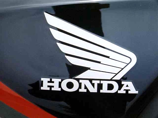 Honda, honda-emblem_gastank: Penjualan Honda CB150R Streetfire Masih Dibawah Yamaha V-ixion