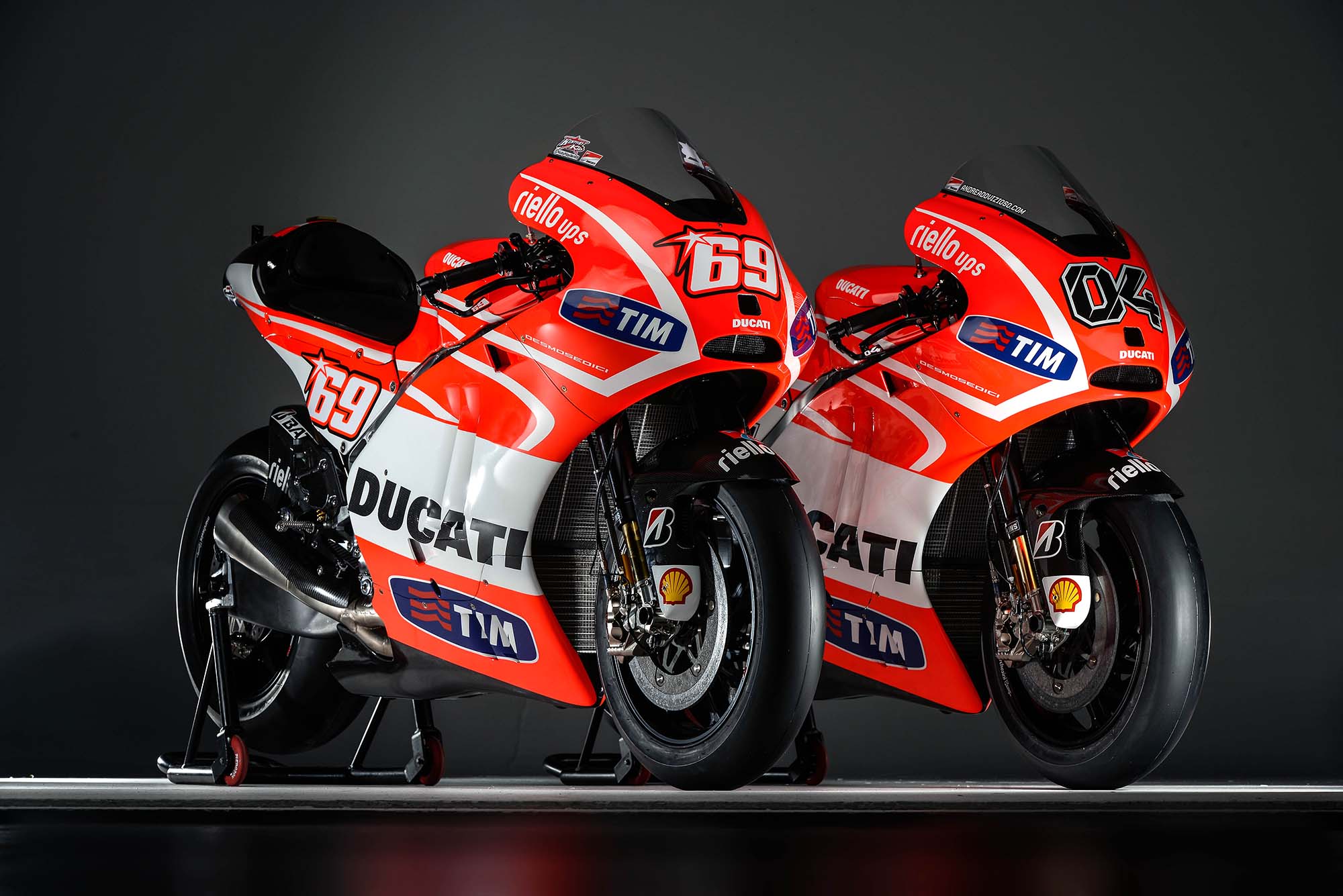 MotoGP, Motor terbaru nicky hayden dan andrea davizioso untuk MotoGP 2013: Spesifikasi dan Foto Motor Ducati Desmosedici GP13