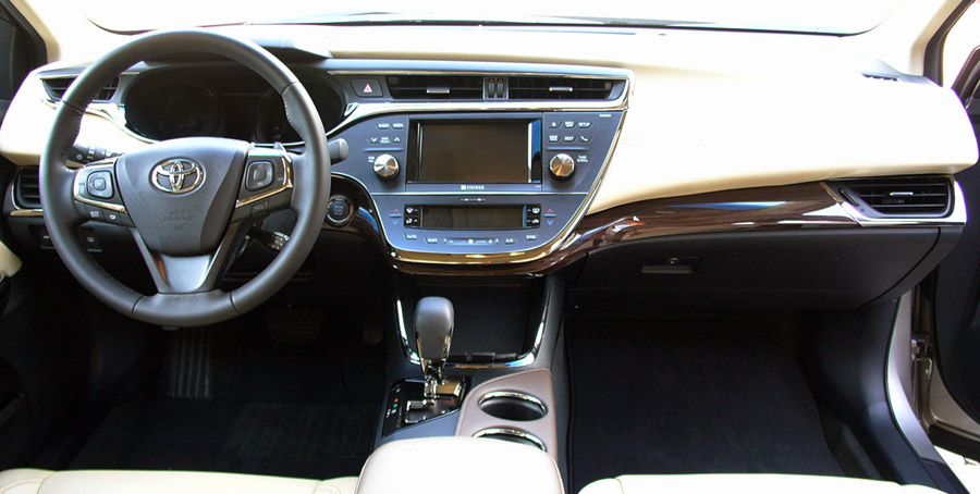 Chevrolet, Interior Mobil Toyota Avalon: Ini Dia 10 Mobil Dengan Interior Terbaik di Dunia