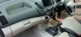 Mitsubishi Strada Triton Single Cabin GLX 2WD samping