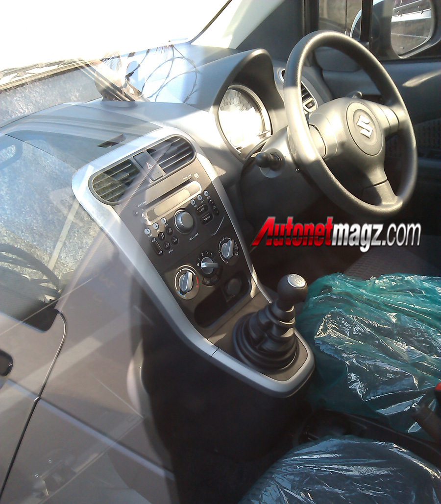 Mobil Baru, Suzuki Splash Facelift Interior: Suzuki Splash Facelift Tertangkap Kamera