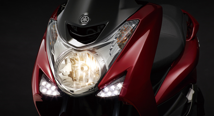 International, Yamaha S-Max 155 lampu depan: Yamaha SMax 155 Injeksi : Saingan Berat Honda PCX 150!