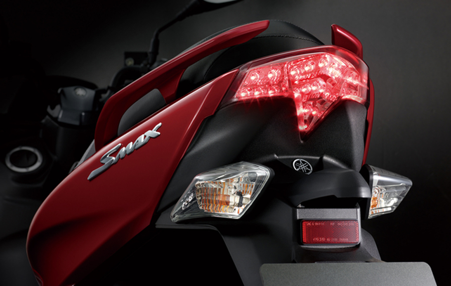 International, Yamaha S-Max 155 rear lamp: Yamaha SMax 155 Injeksi : Saingan Berat Honda PCX 150!