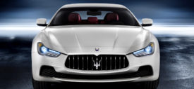 Maserati Ghibli samping