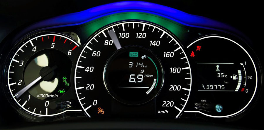 International, Nissan Note speedometer: Foto : Nissan Note 2013