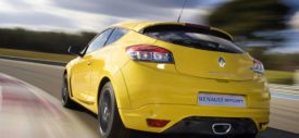 Renault Megane RS kuning