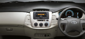 Toyota Kijang Innova 2013 dashboard tipe V