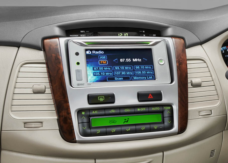 Mobil Baru, Toyota Kijang Innova 2013 audio v: Nih Gambar High Resolution Foto Kijang Innova Facelift 2013