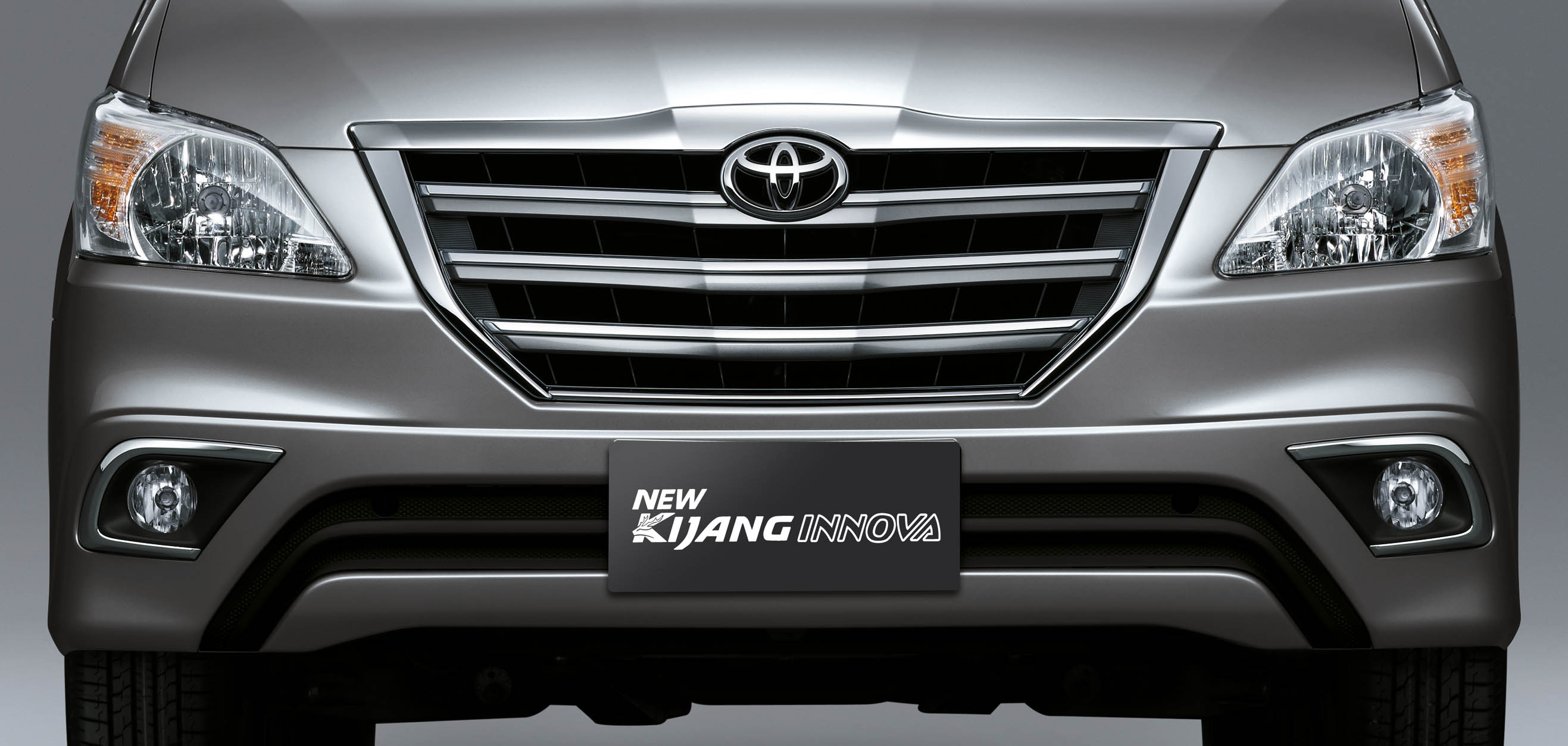 Mobil Baru, Toyota Kijang Innova 2013 grille: Nih Gambar High Resolution Foto Kijang Innova Facelift 2013
