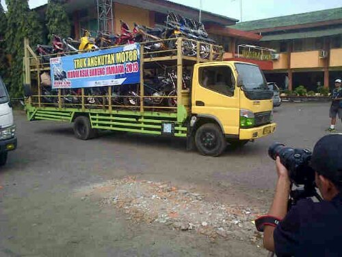 Nasional, mudik asyik bareng Yamaha Indonesia 2013: Mudik Asik Bareng Yamaha Indonesia Berangkatkan 800 Pemudik asal Jakarta