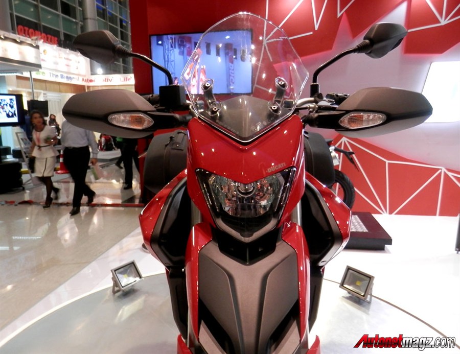 Ducati, Ducati Hyperstrada headlight: Ducati Hyperstrada Diperkenalkan di IIMS 2013