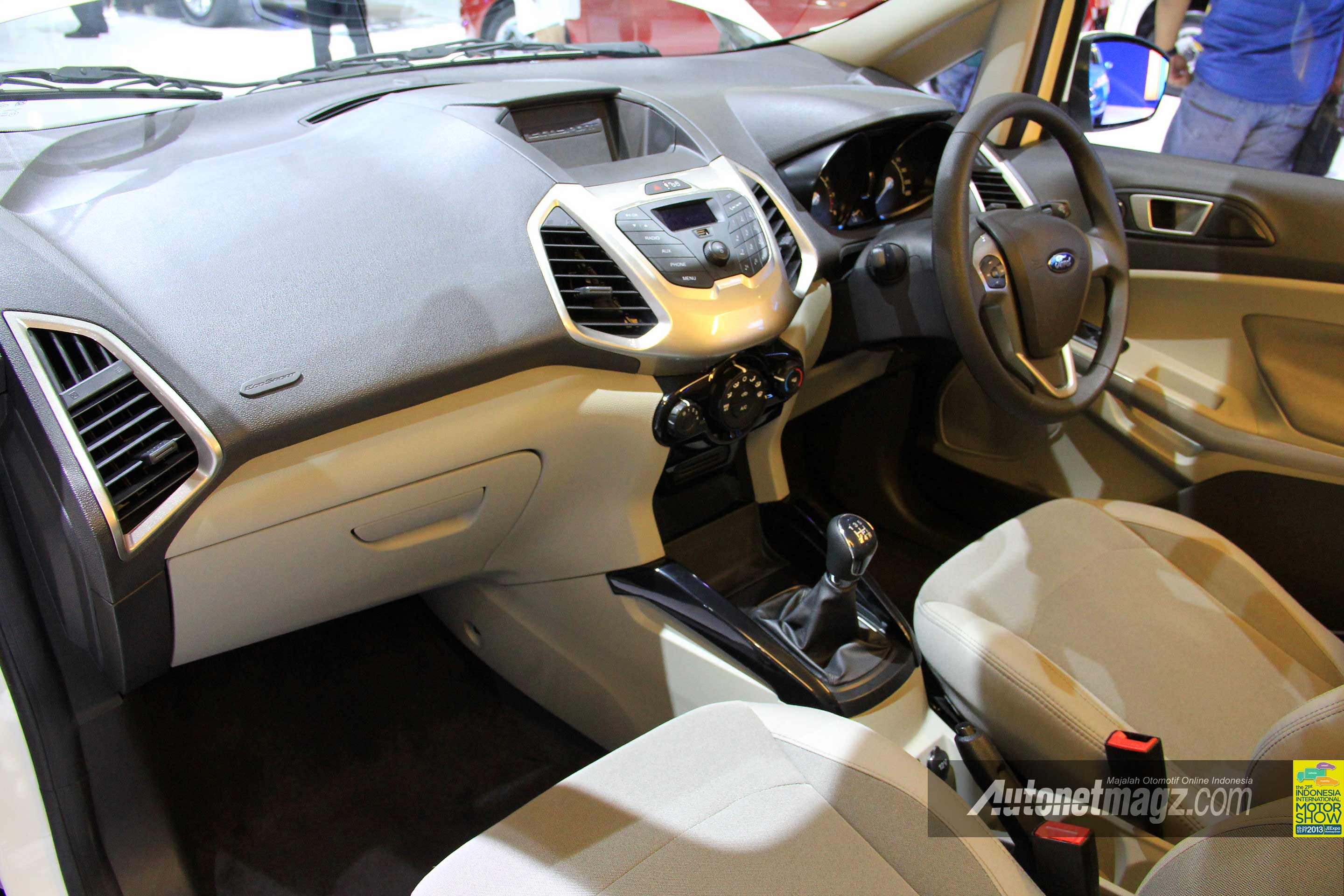 Ford, Interior Ford EcoSport Indonesia: Ford EcoSport Sudah Mulai Diperkenalkan Untuk Pasar Indonesia