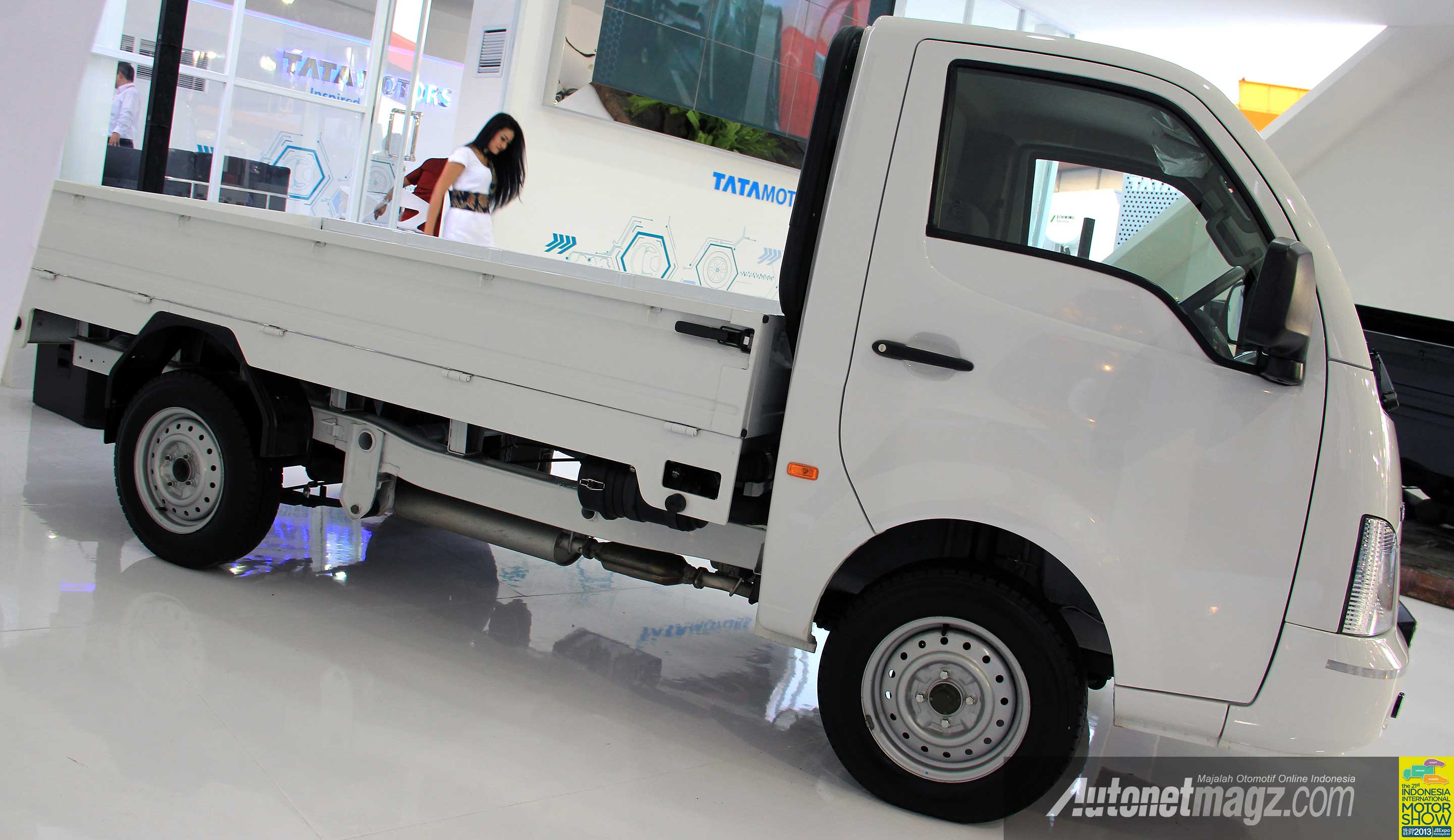 IIMS 2013, TATA Super Ace pickup: TATA Super Ace Disiapkan Untuk Mobil Niaga dan Angkot