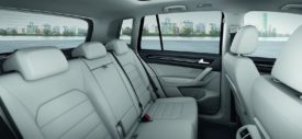VW Golf Sportsvan cabin