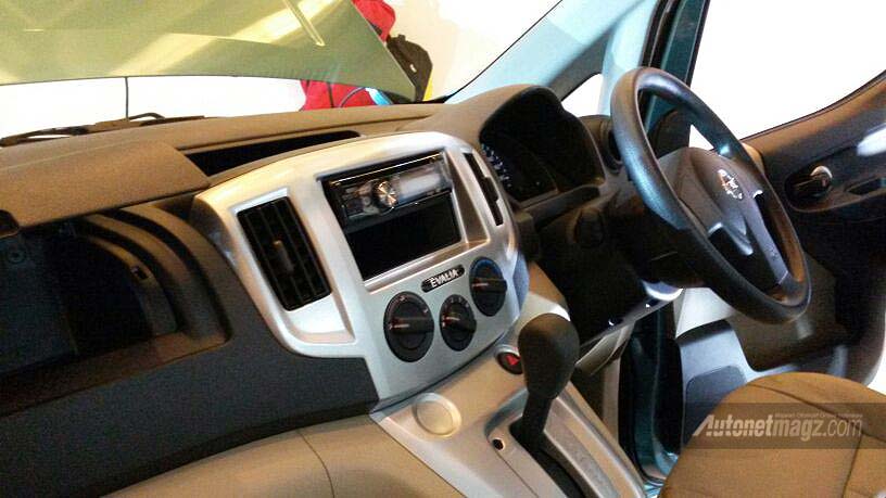 Nasional, Dashboard_Nissan_Evalia_2014: New Nissan Evalia Facelift 2014 Interiornya Makin Mewah