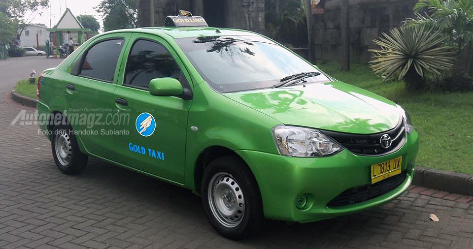 Nasional, Toyota Etios sedan taksi Surabaya: Walaupun Blue Bird Enggan, Etios Sedan Tetap Jadi Taksi di Surabaya