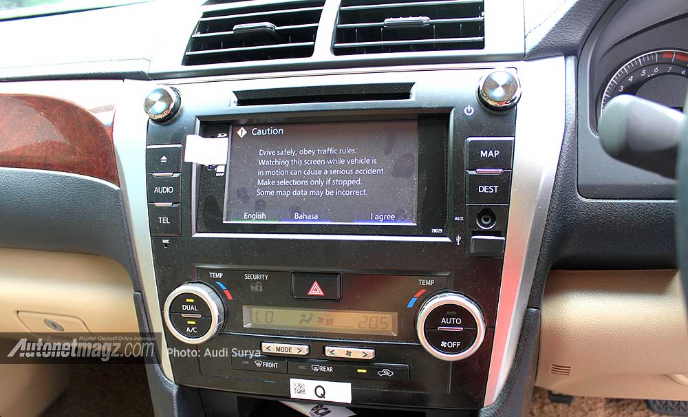Review, Head unit Toyota Camry 2014: Review All New Toyota Camry 2.5 Tipe G [with Video]