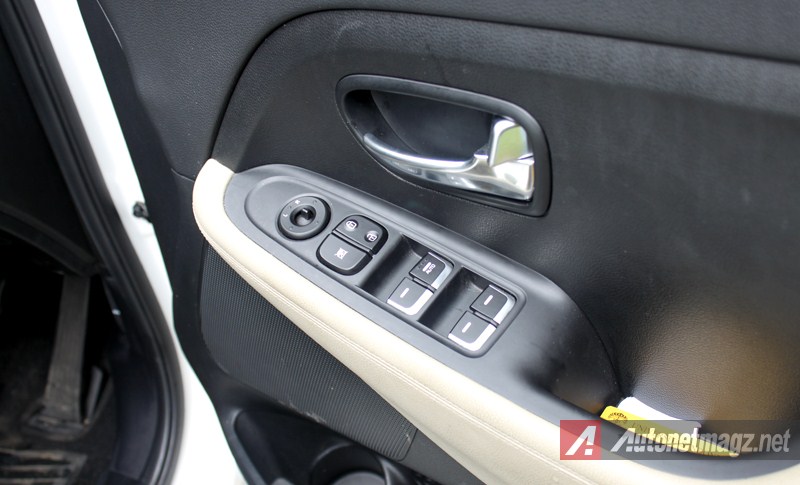 Kia, Kia Carens door trim: Review KIA Carens 2013 Test Drive by AutonetMagz [with Video]