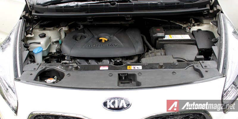 Kia, Kia Carens mesin: Review KIA Carens 2013 Test Drive by AutonetMagz [with Video]