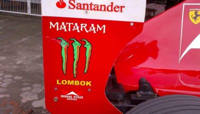 Pria Lombok Membuat Replica Ferrari F1 Dari Daihatsu Hijet 1980 Pria Lombok Membuat Replica Ferrari F1 Dari Daihatsu Hijet 1980