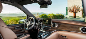 Mercedes Benz V-Class rear window open