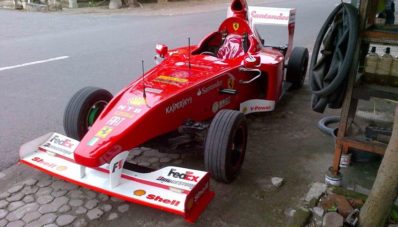 Pria Lombok Membuat Replica Ferrari F1 Dari Daihatsu Hijet 1980 Pria Lombok Membuat Replica Ferrari F1 Dari Daihatsu Hijet 1980