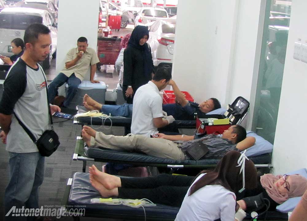 Kia, Aksi_donor_darah_klub_mobil_KIA: Aksi Sosial Donor Darah Bareng Komunitas Pengguna Mobil KIA