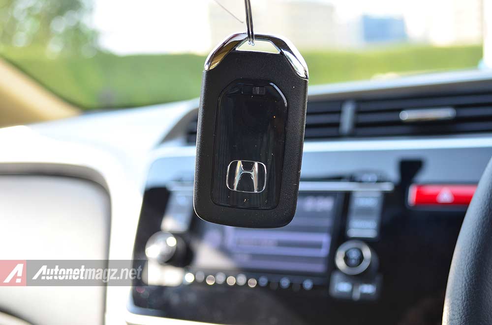 Honda, Keyless entry key Honda City 2014: First Impression dan Test Drive Honda City 2014 Diesel by AutonetMagz