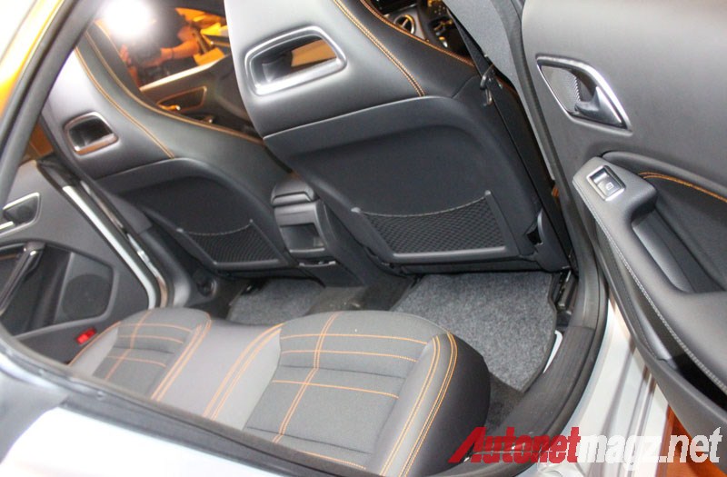 Mercedes-Benz, Mercedes CLA Rear Seat: First Impression Review Mercedes-Benz CLA 200 Indonesia