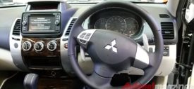 Mitsubishi Pajero Sport sunroof button