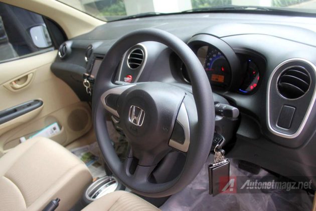Dashboard Honda Mobilio