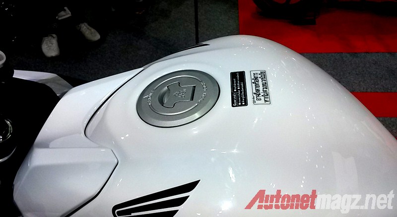 Bangkok Motorshow, Honda CBR300R tutup bensin: First Impression Review Honda CBR300R dari Bangkok Motorshow