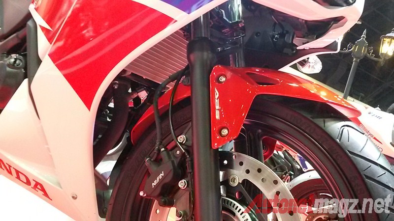 Bangkok Motorshow, Honda CBR300R vent: First Impression Review Honda CBR300R dari Bangkok Motorshow