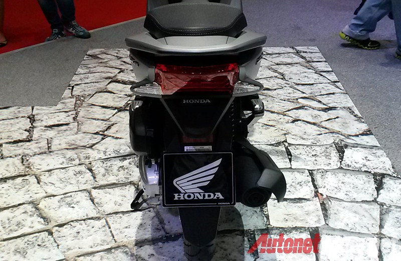 Bangkok Motorshow, Honda PCX 150 Bentuk belakang: First Impression Review Honda PCX 150 Facelift