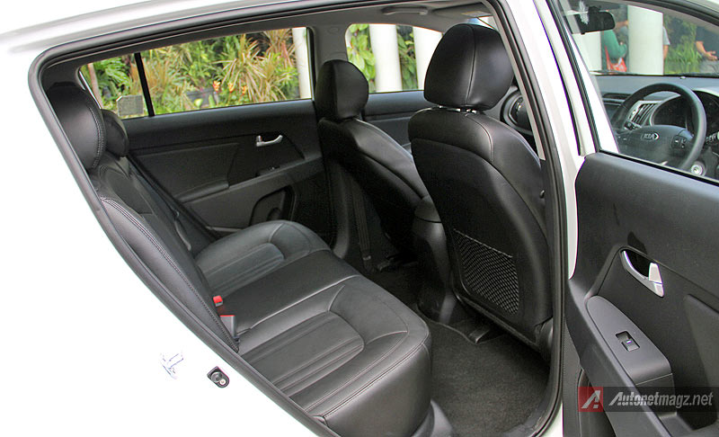 Kia, Interior KIA Sportage warna hitam tipe EX: First Impression Review KIA Sportage Indonesia Facelift 2014 with Video