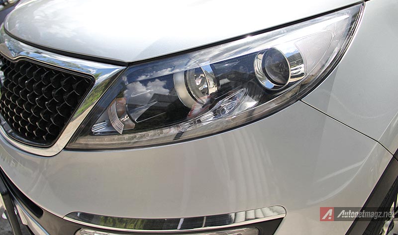 Kia, Lampu depan KIA Sportage dengan LED DRL: First Impression Review KIA Sportage Indonesia Facelift 2014 with Video