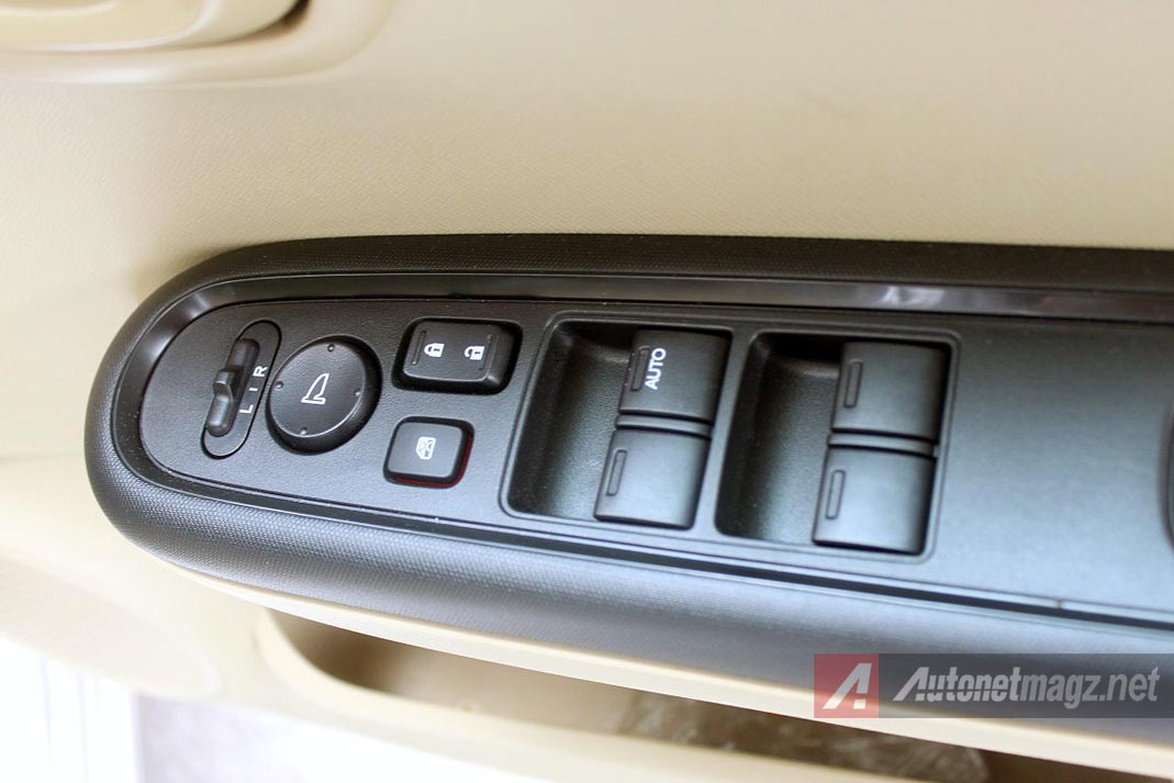 Honda, Panel instrumen power window Honda Mobilio: Review Honda Mobilio Prestige AT by AutonetMagz [with Video]