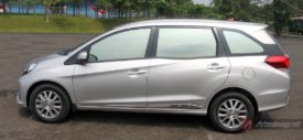 Honda Mobilio tipe E Prestige warna silver