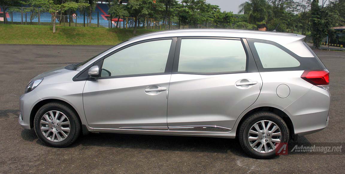 Honda, Side body moulding Honda Mobilio Prestige: Review Honda Mobilio Prestige AT by AutonetMagz [with Video]