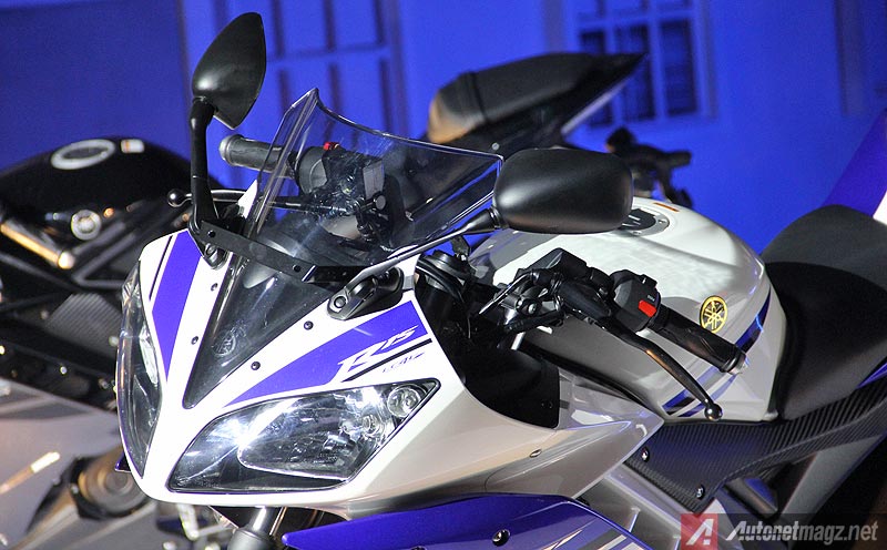 Motor Baru, Yamaha R15 warna biru Yamaha: Yamaha R15 Akhirnya Diluncurkan di Indonesia