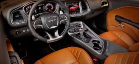 Pilihan mode mengemudi pada Dodge Challenger 2015