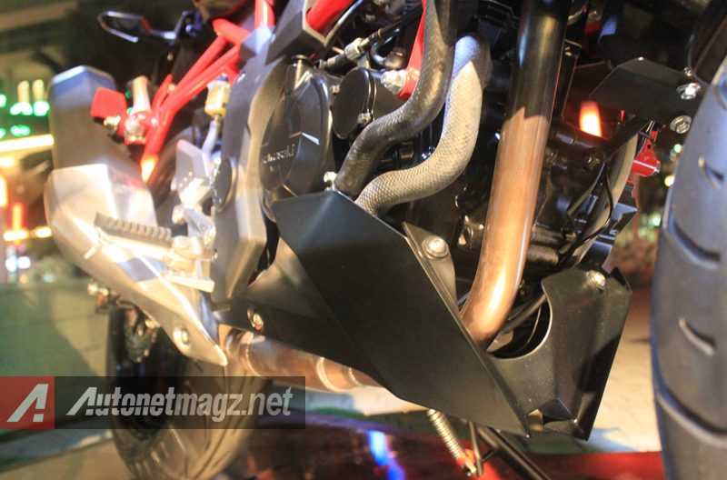 Kawasaki, Kawasaki Z250 Engine Cover: First Impression Review Kawasaki Z250 SL