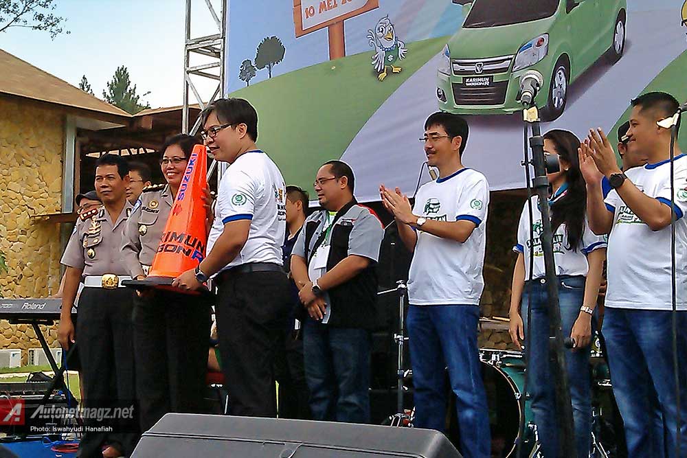 Event, Suzuki Indonesia sumbang 500 cone kepada Polda Metro Jaya di acar Jalan Jalan Karimun Wagon R: 500 Lebih Pengguna Karimun Ikut Jalan Jalan Karimun Wagon R