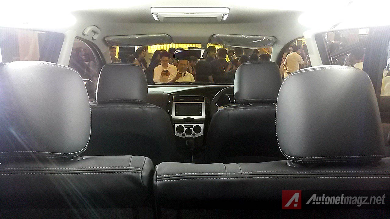 Mobil Baru, Black interior Nissan Grand Livina Autech 2014: First Impression Review Nissan Grand Livina Autech 2014