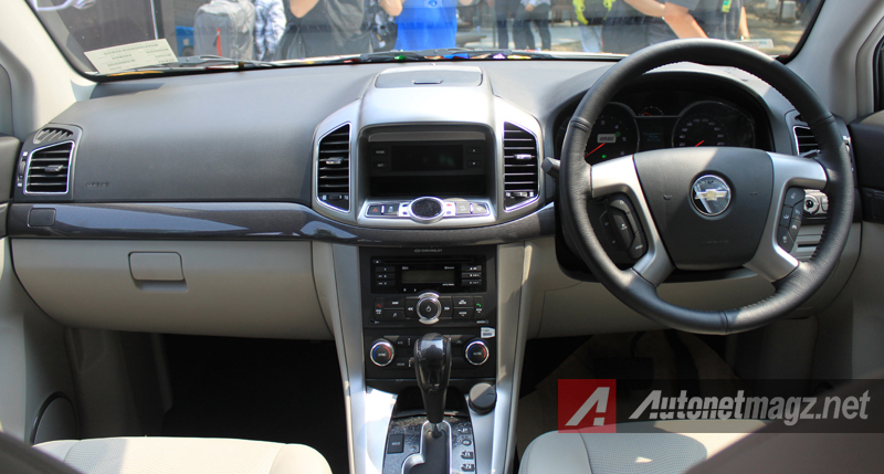 Chevrolet, Chevrolet Captiva Facelift dashboard: First Impression Review 2015 Chevrolet Captiva AWD Facelift