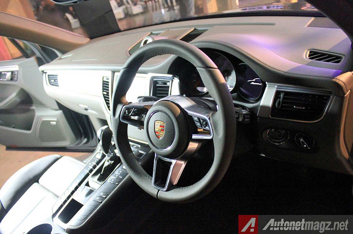 Mobil Baru, Interior Porsche Macan Turbo Dashboard: Inilah Porsche Macan yang Dijual di Indonesia