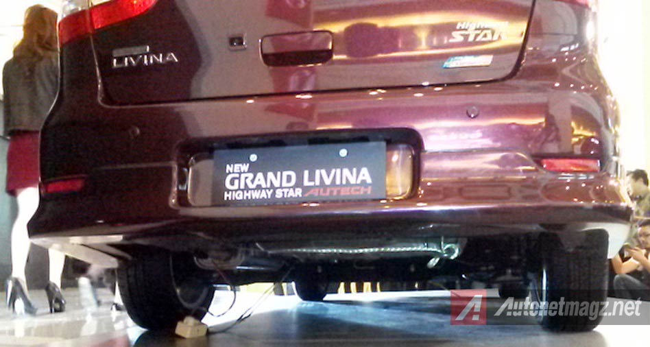 Mobil Baru, Kamera mundur Nissan Grand Livina HWS Autech: First Impression Review Nissan Grand Livina Autech 2014