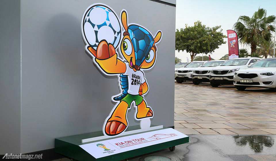 International, Maskot Piala Dunia 2014 bersanding dengan mobil KIA sebagai mobil resmi World Cup 2014 Brazil: KIA Siapkan 410 Mobil untuk Mendukung Piala Dunia Brasil 2014