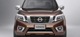 Interior Nissan Navara Luxury 2015