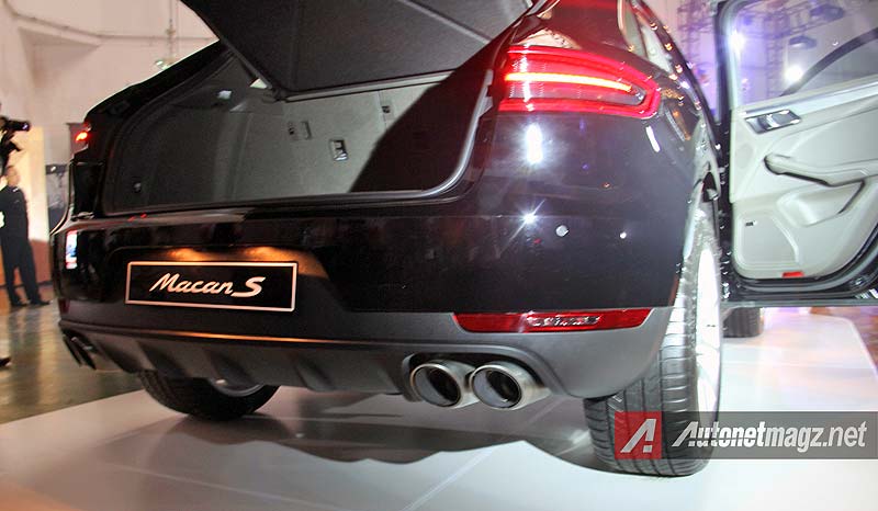 Nasional, Porsche Macan diffuser and tail pipe: First Impression Review Porsche Macan Indonesia